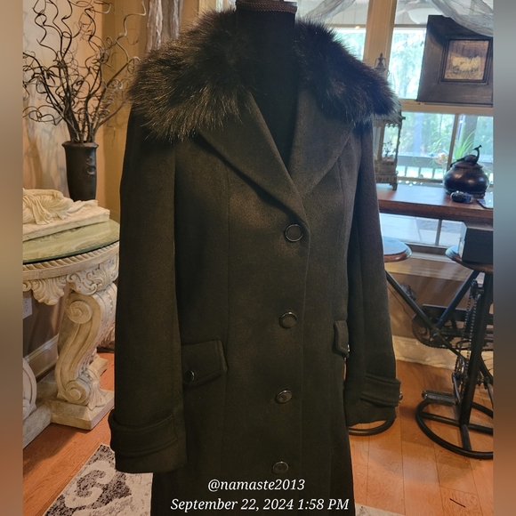 Guess Wool Blend Coat with Faux Fur Collar Brushed Fabric 3/4 Length Designer 68 - Picture 4 of 16